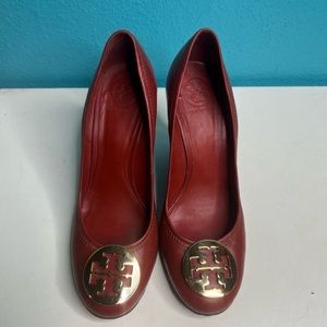 Tory Burch wine 🍷 gold emblem very soft leather wedge shoes 👠